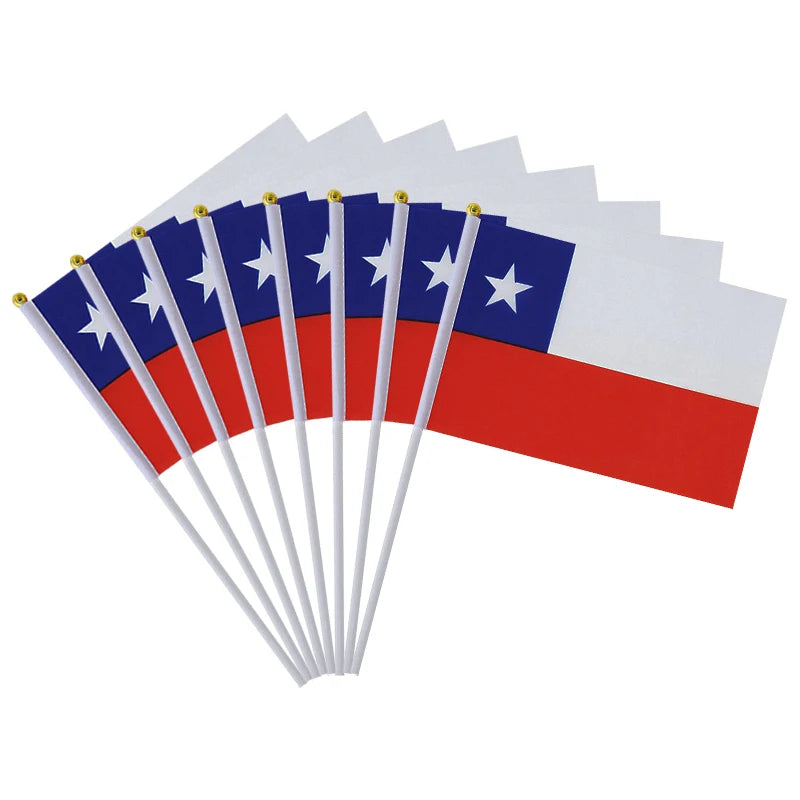 Pack 50 Banderas Chilenas de Mano (14x21 cm) con Mástil de Plástico – Ideal para Fiestas Patrias, Eventos y Colegios