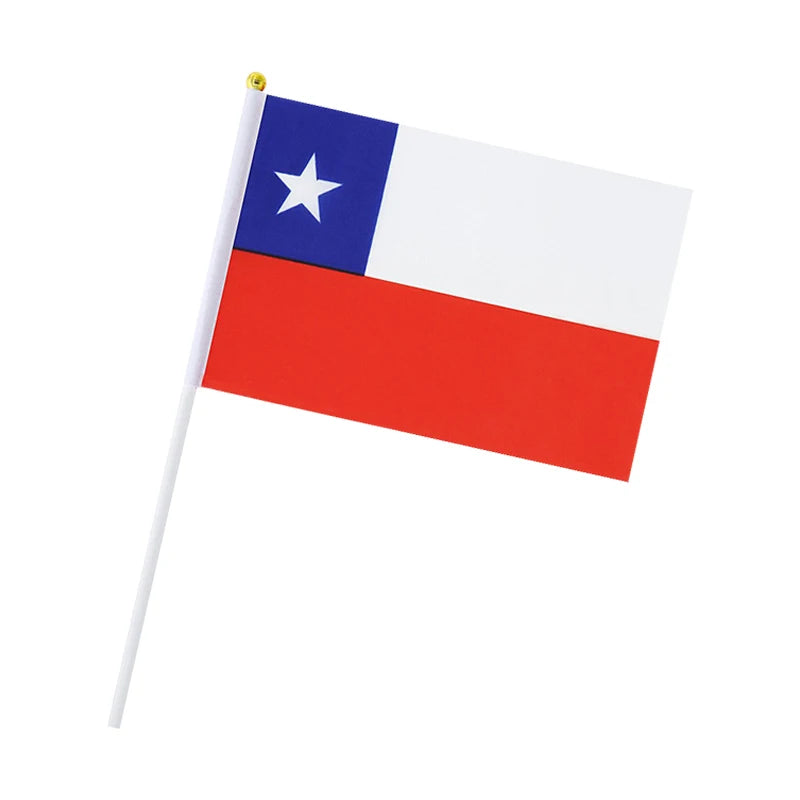 Pack 50 Banderas Chilenas de Mano (14x21 cm) con Mástil de Plástico – Ideal para Fiestas Patrias, Eventos y Colegios